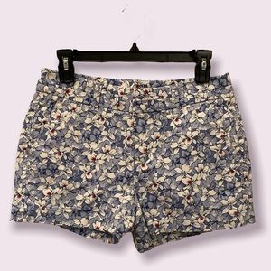 GAP - Flowered Khakis City 3 Inch Shorts - Excellent Like New Condition - Size 0